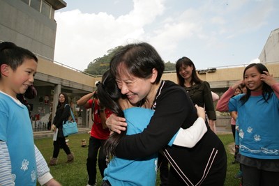 關心偏鄉教育 市長夫人歲末送暖至中和國小及福民國小