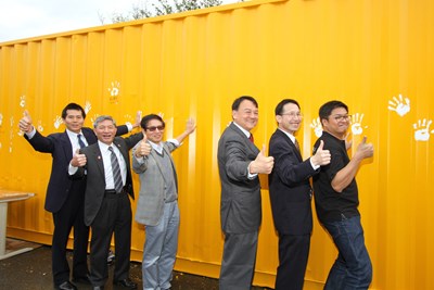 舊鞋救命！台灣人募百萬雙鞋送愛到非洲