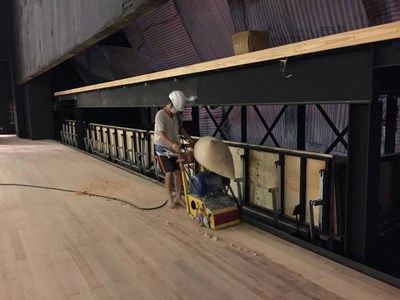 全台最大舞台 台中國家歌劇院大劇場舞台地板完工