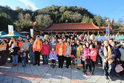 全台最高海拔元旦升旗 林市長梨山許下國政、市政及市民宜居三願