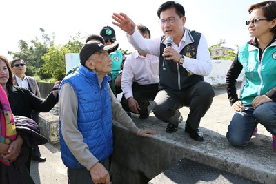 不再「望橋興嘆」 林市長要求降低過高橋面 實現80歲老農心願