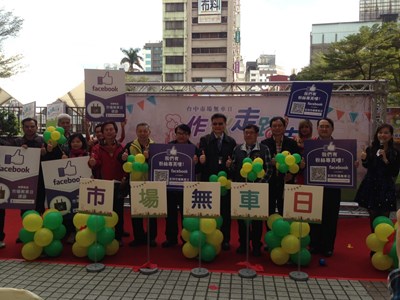 安心購物      市府推廣「市場無車」    臉書按讚分享活動還送紀念提袋