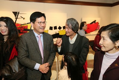 畫家紀宗仁創作展港區藝術中心登場 林市長盛讚作品百看不厭