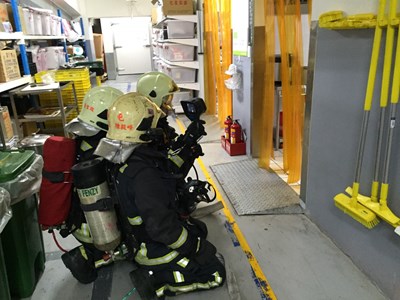 採買年貨旺季 消防局大賣場救災演練