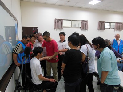 市府輔導視障按摩師考照、就業成效卓越  今年續辦培訓課程