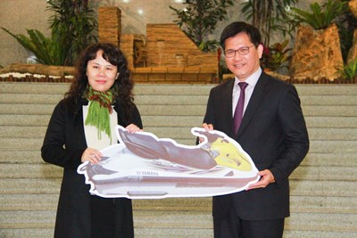西子灣沙灘會館捐贈水上摩托車3輛 林市長盼提升水域救援能量