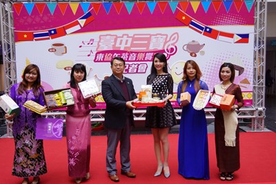 活絡東協廣場多元文化 市府邀海倫清桃宣傳市集活動