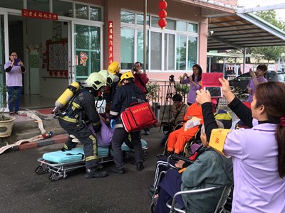老人長照中心搶救演練    消防局提升老人福利機構搶救效率