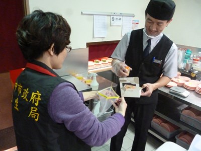 衛生局抽驗4大超商及餐飲店家壽司飯糰  中市2件不符標準複驗均已合格