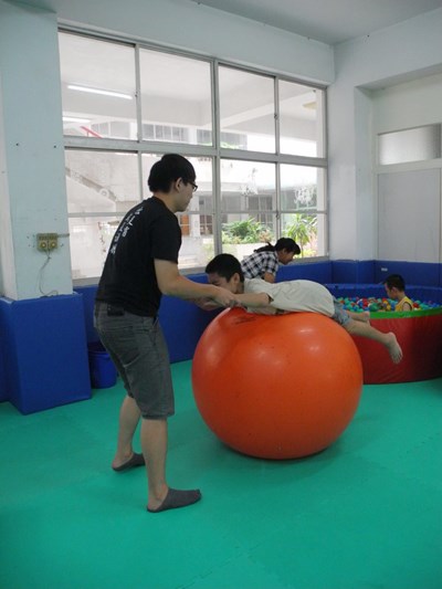 中市關懷多重障礙家庭照顧 廣受家長肯定 