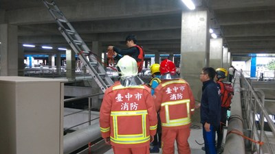 福田水資中心傳工人溺水  已救起並送往醫院急救