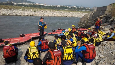 汛期來臨 消防局強化急流救援訓練
