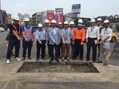 造福機車族 建設局改善台灣大道寬頻管道淺埋沉陷問題