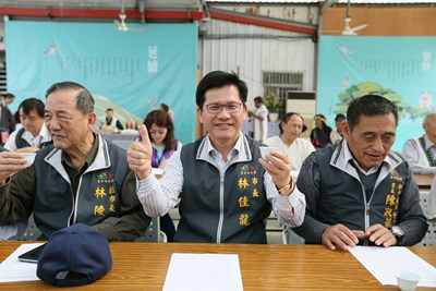 視察梨山茶園 林市長：兼顧生產與銷售端 茶餅結合行銷全世界