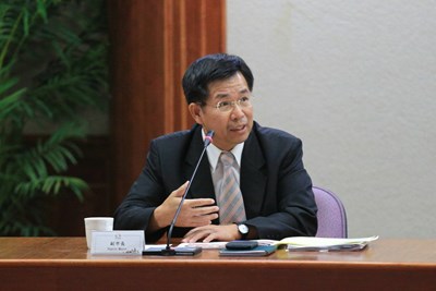 潘副市長：當年教部未依正常程序進行高中國文及社會課綱微調 且成員欠代表性 同時他被要求不再督導該業務