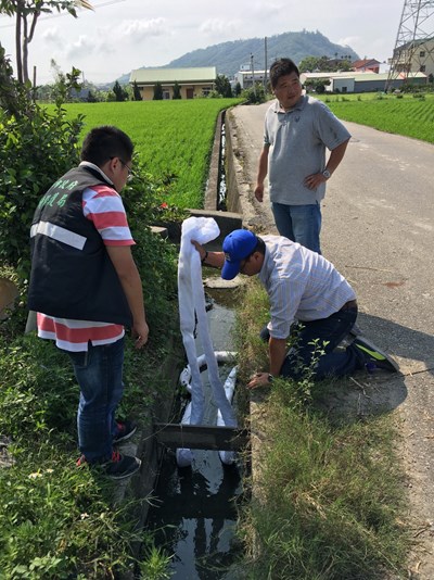 外埔新厝路農田污染 環警檢組環保犯罪聯合小組啟動偵辦