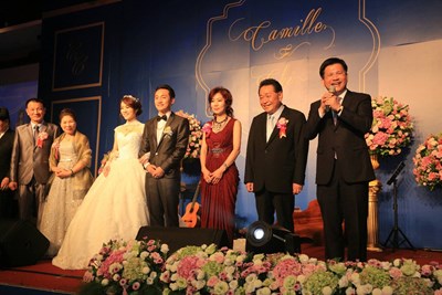 林議長家有喜事 林市長為新人證婚