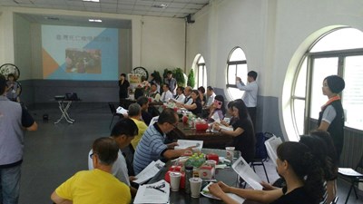 中市首創「生命咖啡館」 殯儀館內喝咖啡談生命教育