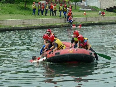 消防局第七大隊辦理旱溪水域救援演練