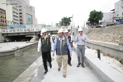 林副市長視察柳川改善工程 盼藉水質改善與河岸親水空間成中區再生亮點