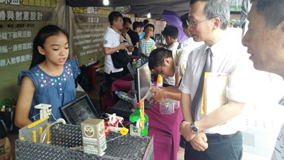 瘋狂貓咪盃Scratch程式設計暨創意市集 台中代表隊成績優異