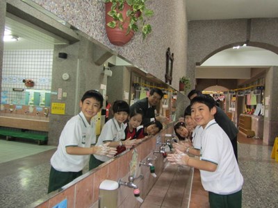 腸病毒疫情高峰將屆 衛生局籲5歲以下幼童避免出入公共場所