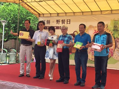 「糕餅野餐日」文心森林公園登場 糕餅買2送1近萬人搶購