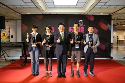8年級簡翊晉獲台灣美術新貌獎    林市長頒獎表揚