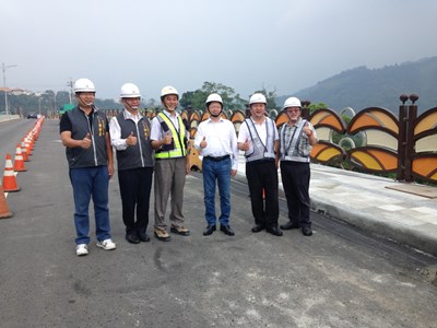 改善新社花海往大坑交通 建設局長視察東山路拓寬工程