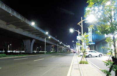 淘汰水銀路燈 中市今年底全數換裝LED路燈
