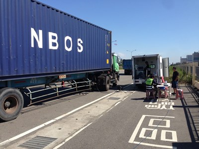 中市府擴大聯合稽查烏賊車   提升台中港區空氣品質