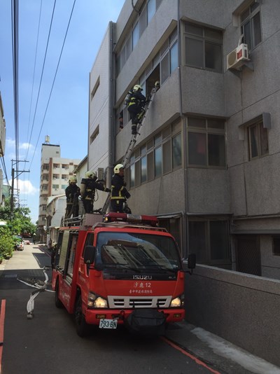 中市消防局辦理普濟老人養護中心搶救演練