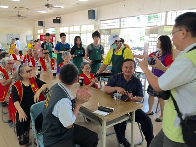 關懷獨居老人 豐原公所舉辦共享餐公益活動