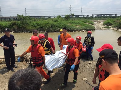 台中筏子溪少年溺水 消防局尋獲遺體