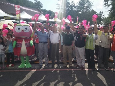 梨山水蜜桃產量全國第一 中市府推貓頭鷹認證標誌行銷全國