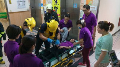 保護長者住戶安全 消防局於烏日護理之家辦理消防演練