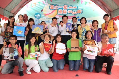 力挺身障朋友   林市長邀民認購月餅做公益   盼突破6萬5,000盒