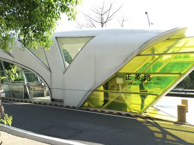 優化公車站體牆面改善完成   中市交通局將研議開放認養