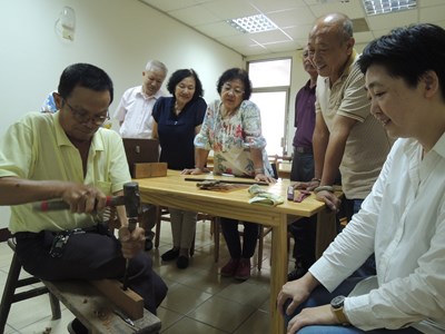 彩繪生命傳承技藝 中市銀髮生活達人各區巡迴上課