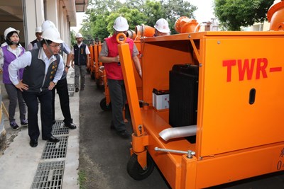 颱風來襲 林市長視察坪林森林公園抽水機組防汛準備