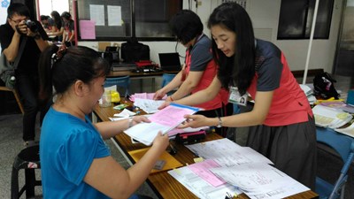 潭子一路多名整併「福潭路」 中市民政局長為民換簿證