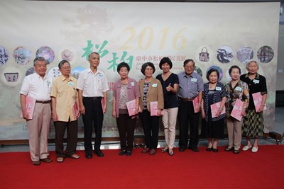 松柏美展現銀髮族藝術創意  林副市長頒獎肯定倡不老精神