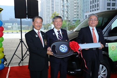 台中松竹扶輪社捐交通車 增加長輩快樂學習機會