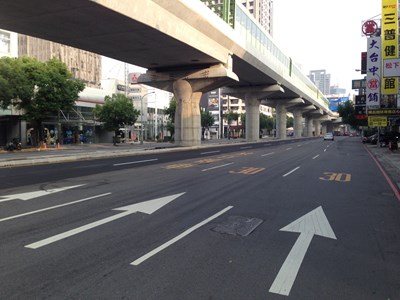 中市捷運綠線圍籬幾近全數拆除 沿線交通大幅改善