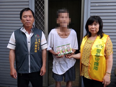 中市石岡愛鄰守護隊  及時關懷生病獨居長輩