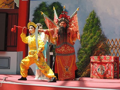 摘星山莊看亂彈 傳統戲曲與歷史氛圍相互輝映