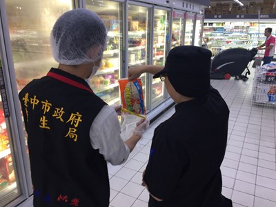 中市衛生局抽驗市售火鍋料  11件不合格產品已依規辦理