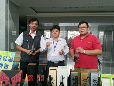 打通路！農業局向中科廠推介台中農特產禮盒