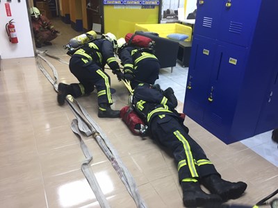 迷你倉儲救災不易 消防局演練掌握救援要領