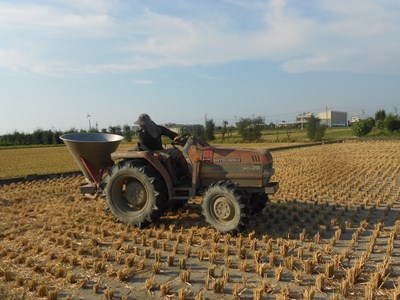 防稻草露天燃燒 中市府加強空拍巡察並推廣益菌肥去化稻草